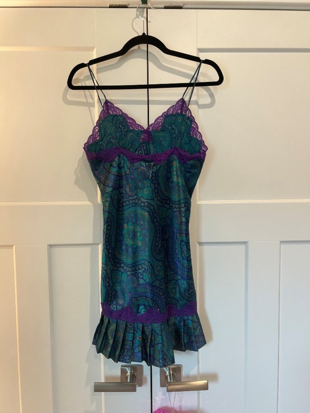 VICTORIA'S SECRET Vintage Paisley Print Slip - Picture 2 of 6